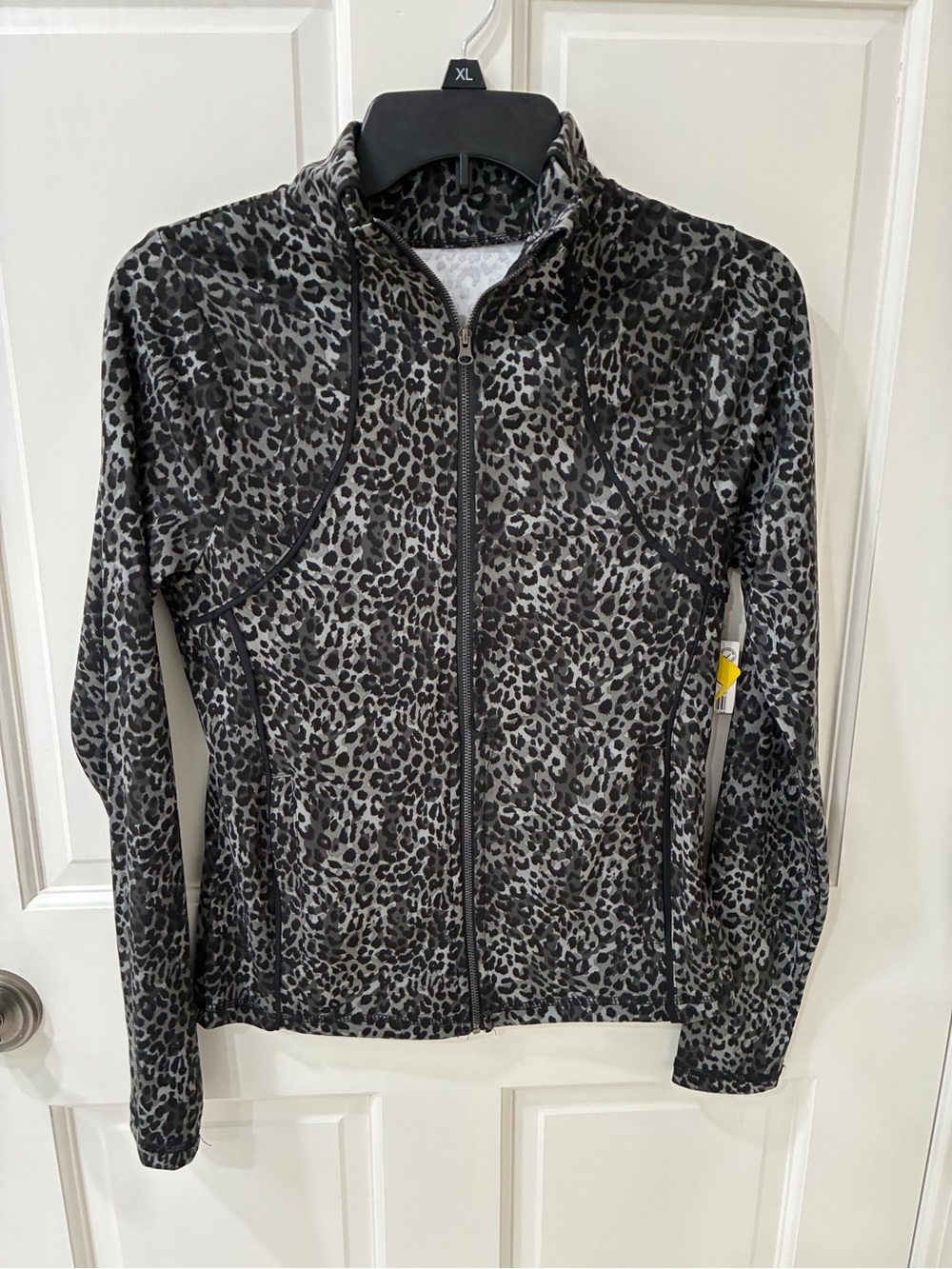 Pro Player Women's Gray & Black Leopard Zip-Front Jacket